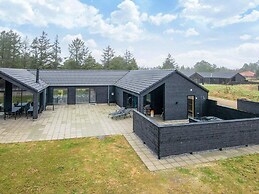 5 Star Holiday Home in Romo