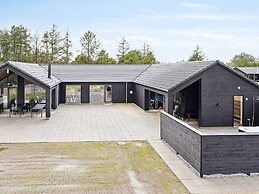 5 Star Holiday Home in Romo