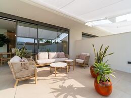 Sunny Villa by Platja Ardiaca