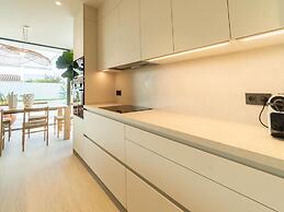 Sunny Villa by Platja Ardiaca