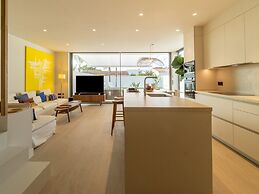 Sunny Villa by Platja Ardiaca