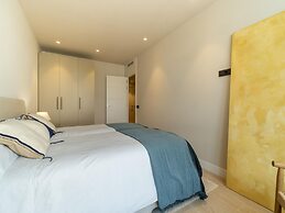 Sunny Villa by Platja Ardiaca