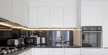 LUX  Pad Executive Suite Canal View 5