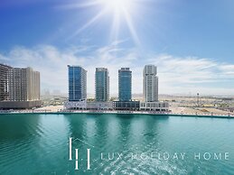 LUX  Pad Executive Suite Canal View 5
