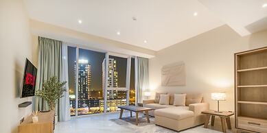 LUX  Pad Executive Suite Canal View 5