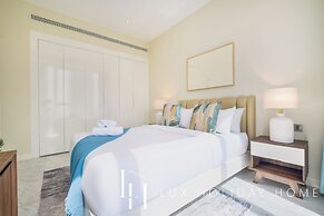 LUX  Pad Executive Suite Canal View 5