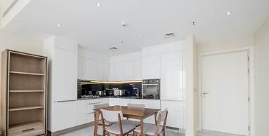 LUX  Pad Executive Suite Canal View 5