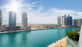 LUX  Pad Executive Suite Canal View 5