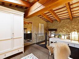 Charming Stone House Near Beach Retreat