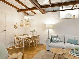 Charming Stone House Near Beach Retreat
