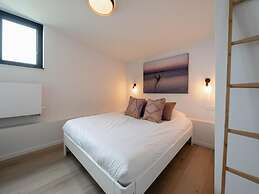 Attractive Villa With Jetty