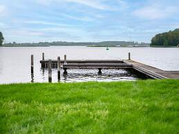 Attractive Villa With Jetty