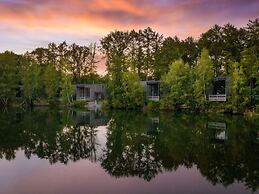 Waterside Elegance Sky Pad