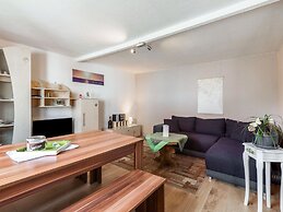 Relaxed Countryside Comfort