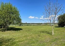Relaxed Countryside Comfort