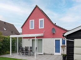 Spacious Holiday Home With Sauna Near Beach