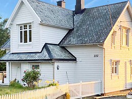 9 Person Holiday Home in Aram