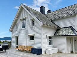 9 Person Holiday Home in Aram