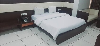 Hotel Apex Inn