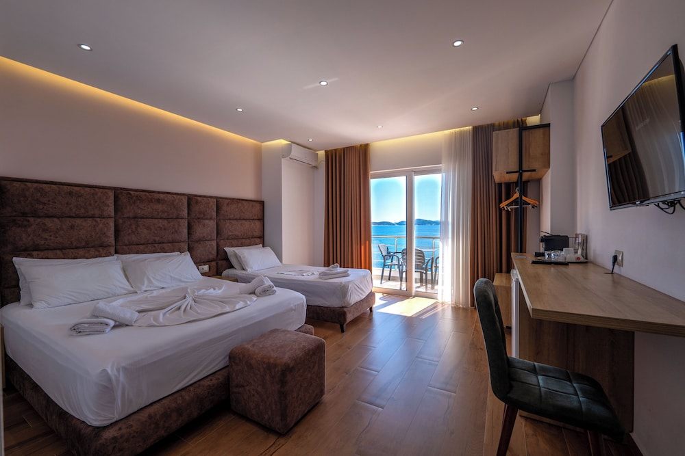 Hotel Erioni