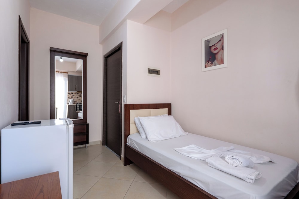 Hotel Erioni