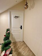 ATTIC ROOM