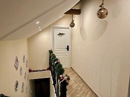 ATTIC ROOM