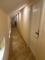 ATTIC ROOM