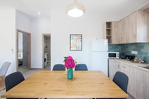 Peponas Residence