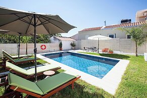 Peponas Residence