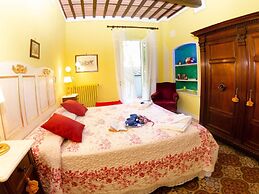 Villa in Uzzano With Private Pool & Garden