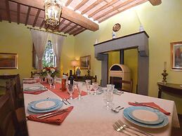 Villa in Uzzano With Private Pool & Garden