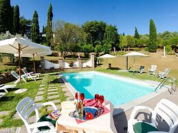 Villa in Uzzano With Private Pool & Garden