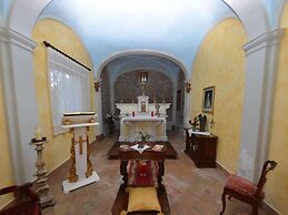 Villa in Uzzano With Private Pool & Garden