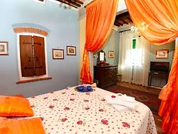 Villa in Uzzano With Private Pool & Garden