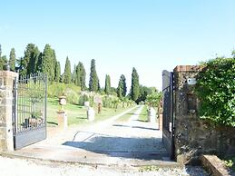 Villa in Uzzano With Private Pool & Garden