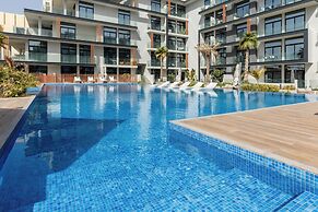 Waves - Comfortable JVC Apt with Balcony