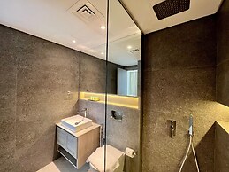 Waves - Comfortable JVC Apt with Balcony
