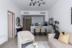 Waves - Luxury Meets Comfort Modern 1