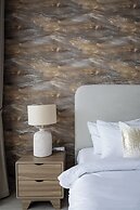 Waves - Luxury Meets Comfort Modern 1