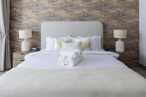 Waves - Luxury Meets Comfort Modern 1