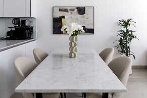 Waves - Luxury Meets Comfort Modern 1