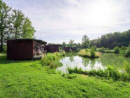 Sky Pad Lakeside Stay