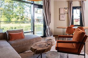 Sky Pad Lakeside Stay