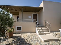 Attractive Holiday Home With Shared Pool