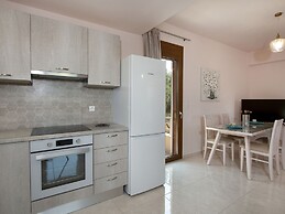Attractive Holiday Home With Shared Pool