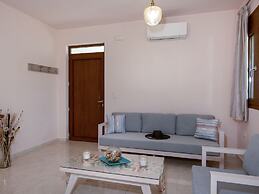 Attractive Holiday Home With Shared Pool
