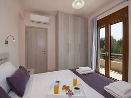 Attractive Holiday Home With Shared Pool