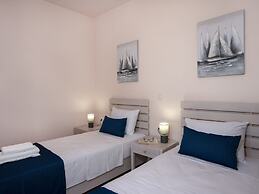 Attractive Holiday Home With Shared Pool