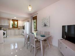 Attractive Holiday Home With Shared Pool